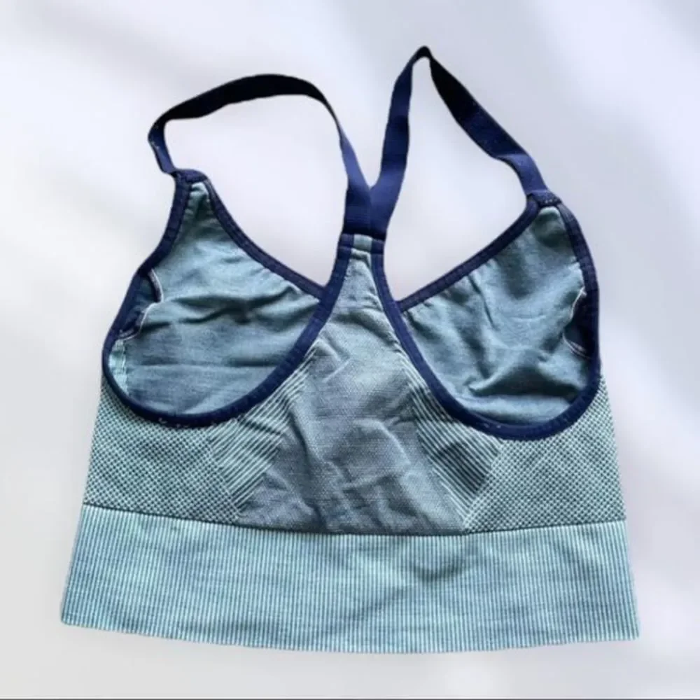 Nike Seamless‎ Athletic Sports Bra Color: Binary Blue Size Small